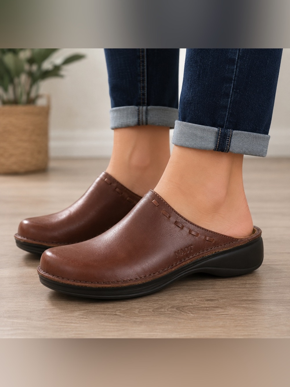 Naot Adelle  Brown Leather Comfort Clogs Slip-On Mule Shoes |  Sz 37 US 6.5